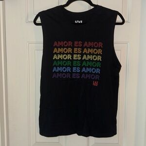 Amor es Amor/Love is Love light crop black muscle Tee